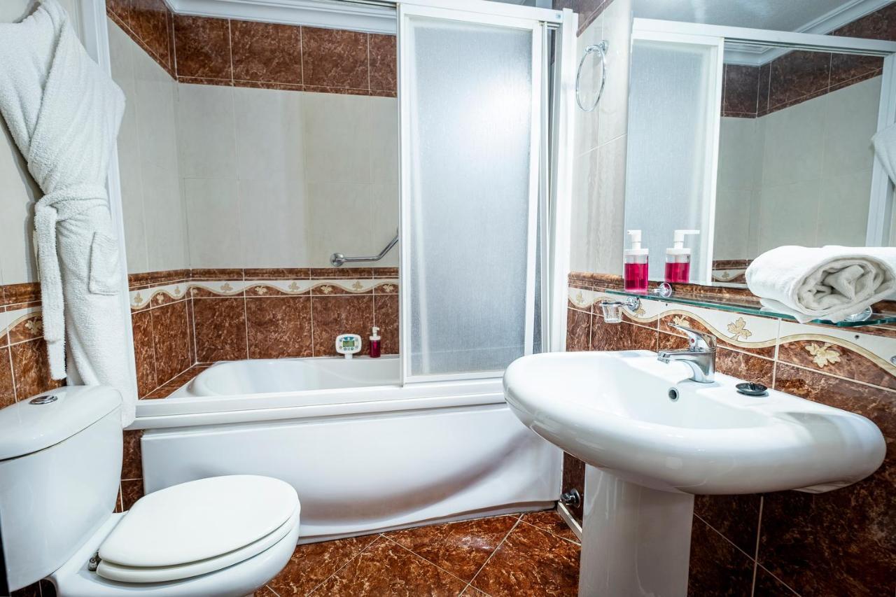 Hotel Ginés Zewnętrze zdjęcie